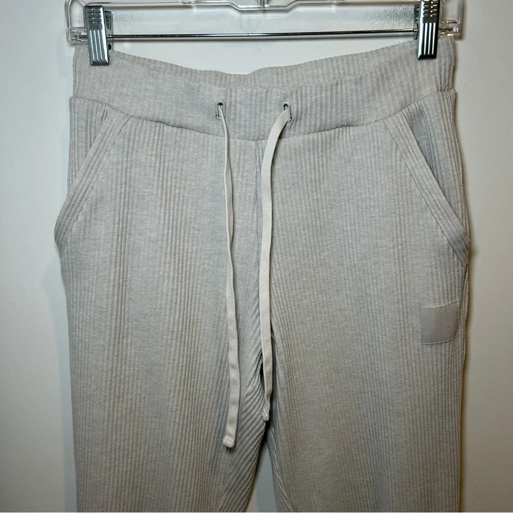 Alo Yoga Muse Sweatpant Tan Size Small